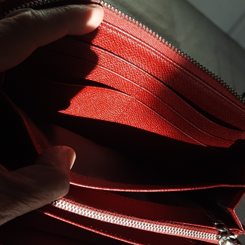 Tod's Red Wallet with Silver Hardware - Picture 9 of 12